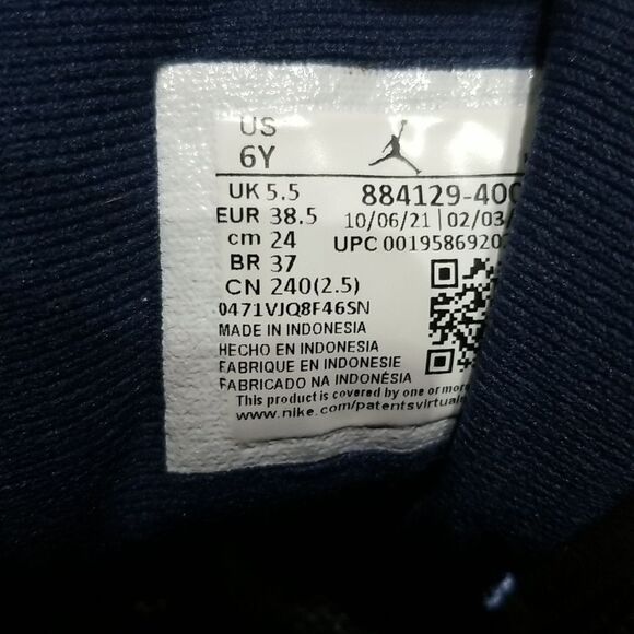 Jordan 13 Navy 2022 WOMEN'S SIZE 7 1/2 - Picture 5 of 7